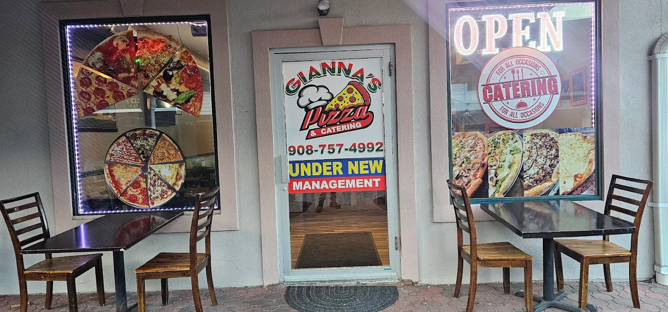 Dining room at Gianna's Pizza & Catering, Warren New Jersey